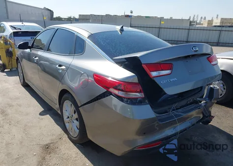 2018 Kia Optima Lx z USA, uszkodzony, nr VIN 5XXGT4L32JG266588